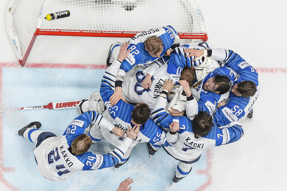 NOVI VLADARI SVETA Finska srušila Kanadu u velikom hokejaškom finalu, golman  imao 43 odbrane!