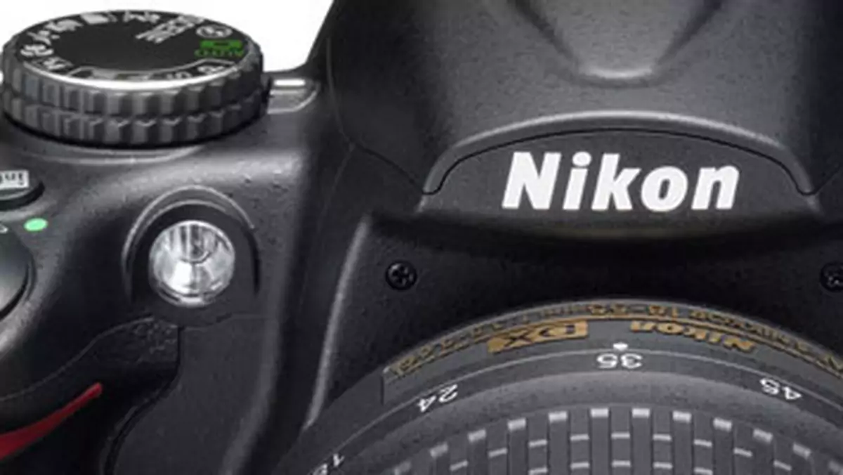 Nikon D5000 - lustrzanka z ruchomym ekranem LCD