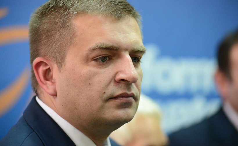 Uznaje za rozsądne i konieczne to, by wybory na przewodniczącego Platformy zakończyły się już w pierwszej turze - powiedział Bartosz Arłukowicz
