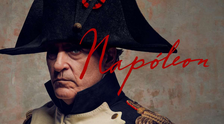 Napóleon szerepében Joaquin Phoenix / Fotó: InterCom