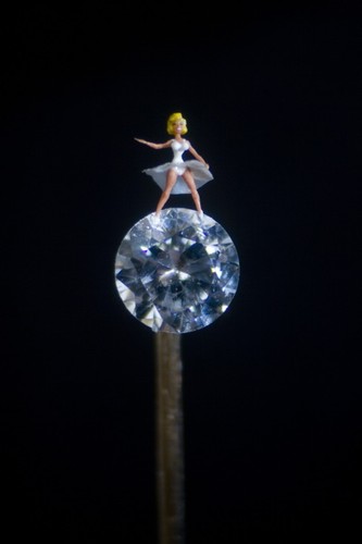 Marilyn Monroe w klasycznej białej sukience