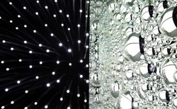 "Jak widok z okna otwartego na przestrzeń kosmiczną". Tak wygląda najczarniejszy budynek świata [GALERIA]