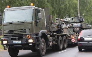 Wojskowe kolumny znów na drogach - transport ciężkiego sprzętu
