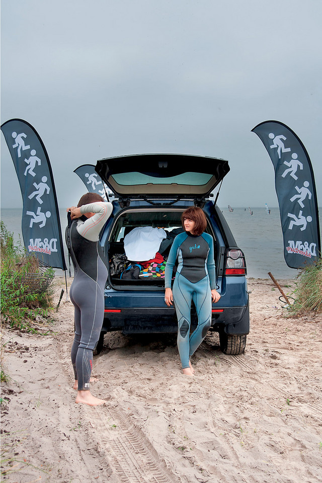 Sporty w terenie kitesurfing i windsurfing: czyli, z deską na falach