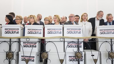 Opozycja zlozyla wniosek o referendum