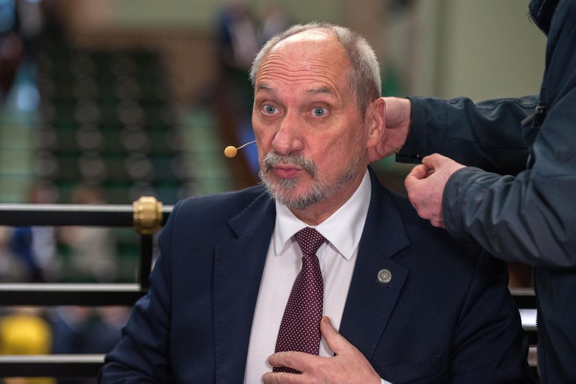 Macierewicz reaguje na słowa Putina. Apeluje do prezydenta Rosji!