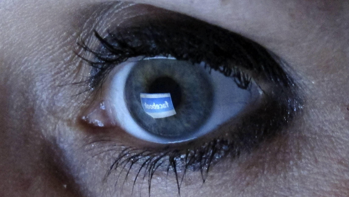 Niewidzialna armia moderatorów Facebooka przechodzi podstawowe szkolenie, ale nie są oni sprawdzani pod kątem kryminalnej przeszłości, a do tego mają niepokojąco łatwy dostęp do osobistych informacji o użytkownikach.