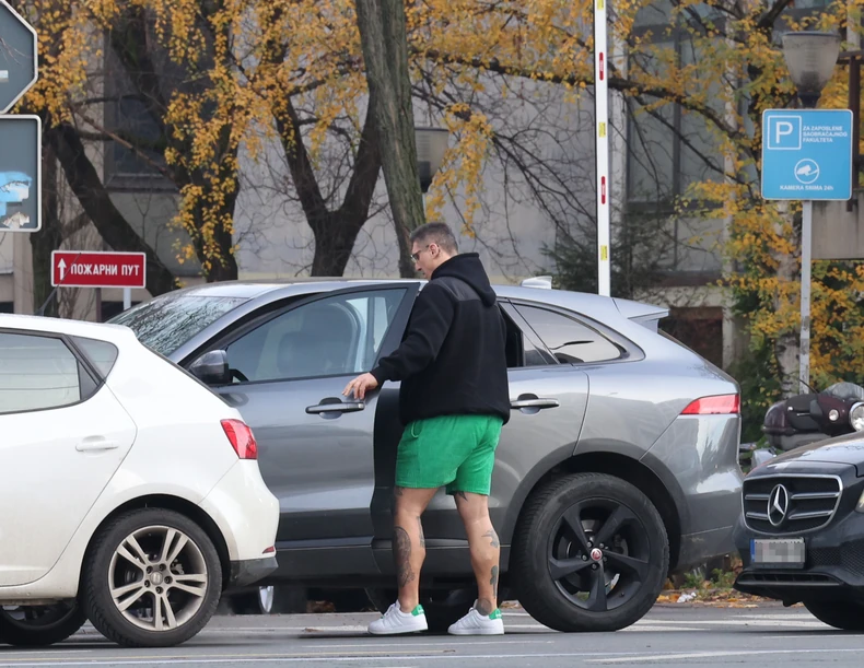 Kristijan Golubović paparaco