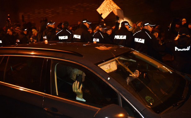 Sprawa blokad przejazdu polityków PiS na Wawel. Jest decyzja sądu