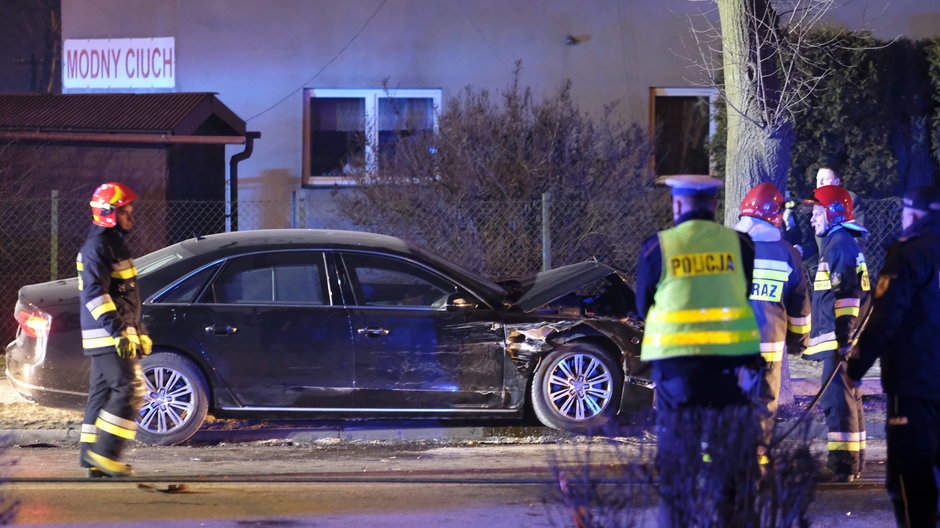 Rozbity samochód kolumny rządowej, którym poruszała się premier Beaty Szydło, 10.02.2017 r.
