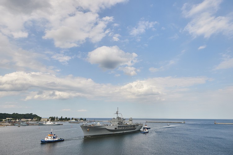 AMERYKAŃSKI OKRĘT USS MOUNT WHITNEY ZAWINĄŁ DO GDYNI