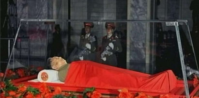 Pokazali ciało Kim Dzong Ila
