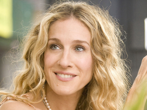 Ennyit változott Sarah Jessica Parker az elmúlt 25 évben Carrie Bradshaw szerepében: rá sem ismernél az első epizódban
