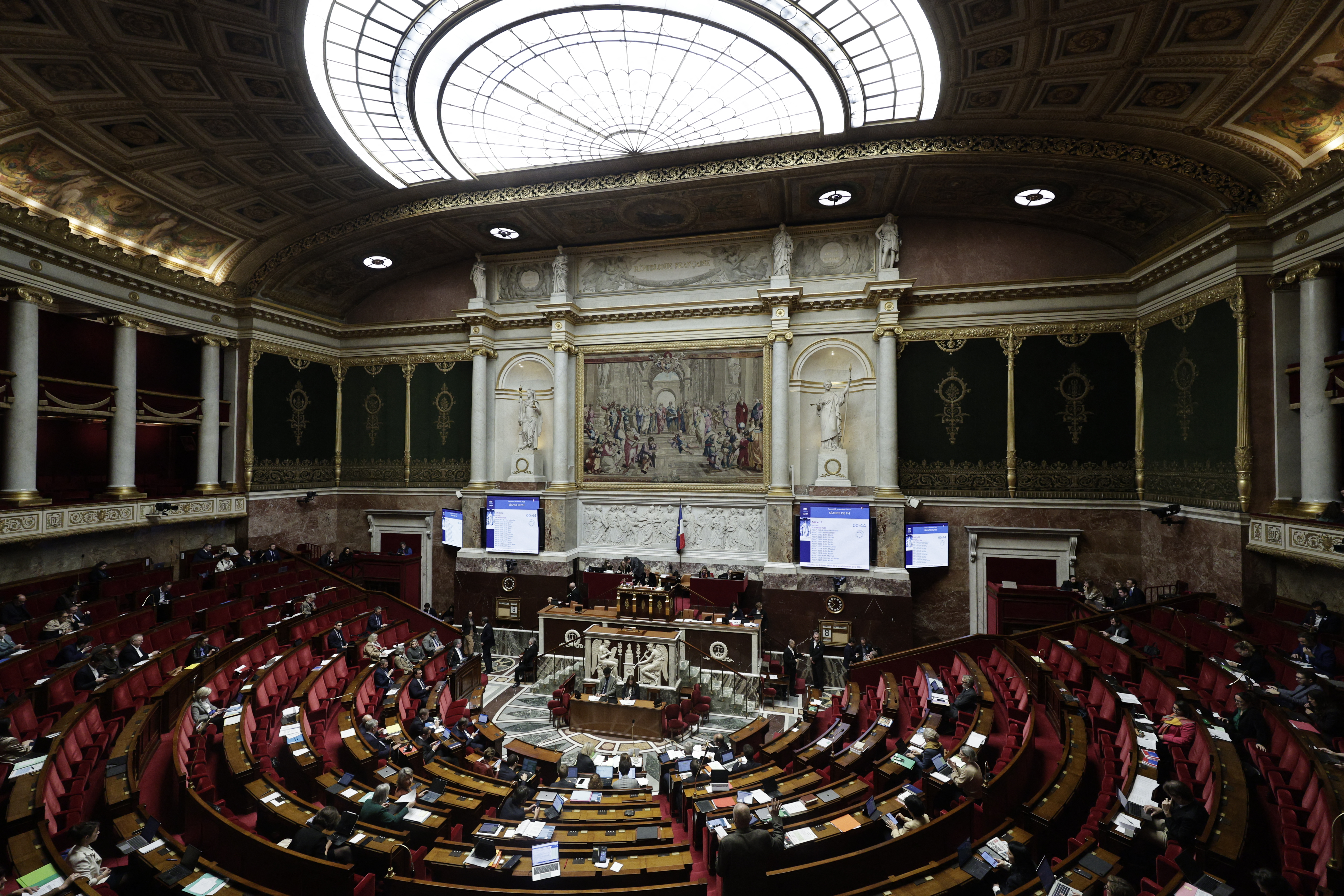 Arręts maladie limités à 1 mois : l'Assemblée vote la mesure controversée