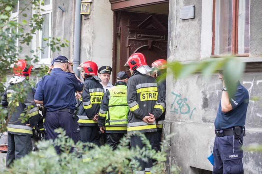 Zawaliła się podłoga w kamienicy na Jeżycach