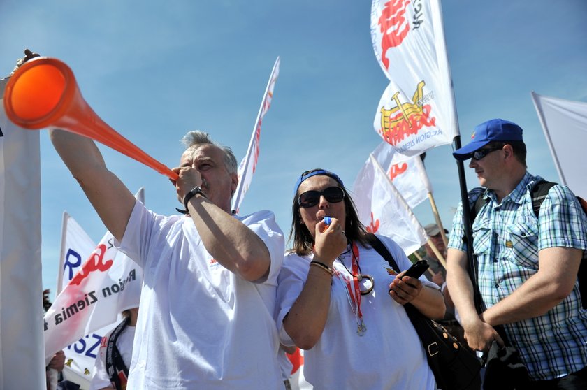 Pikieta Solidarności przed szpitalem w Radomsku