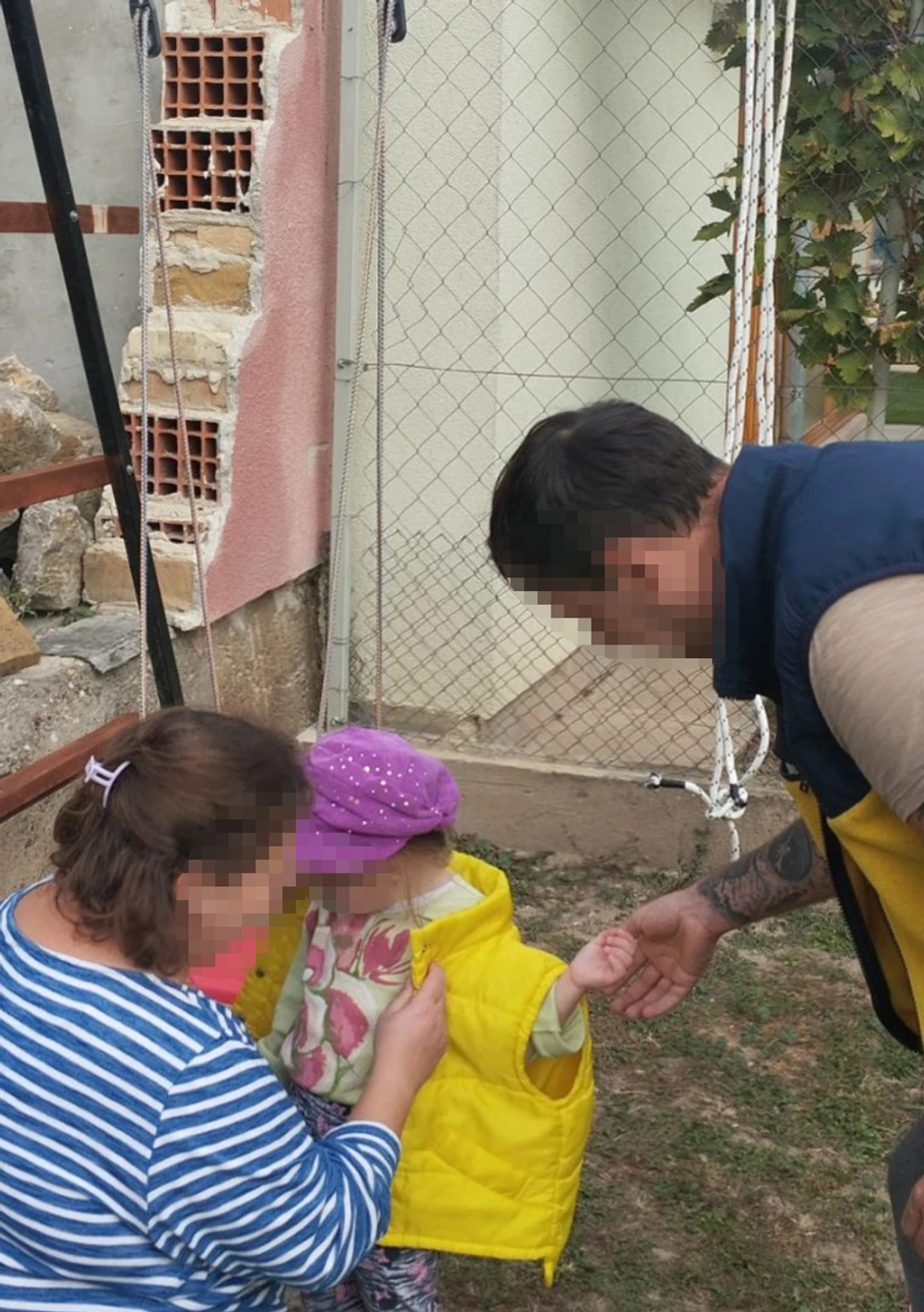 "Nije bolesna, mala Martina je zdravo, srećno i veselo dete,  ne znam kako plače, još nisam čula"