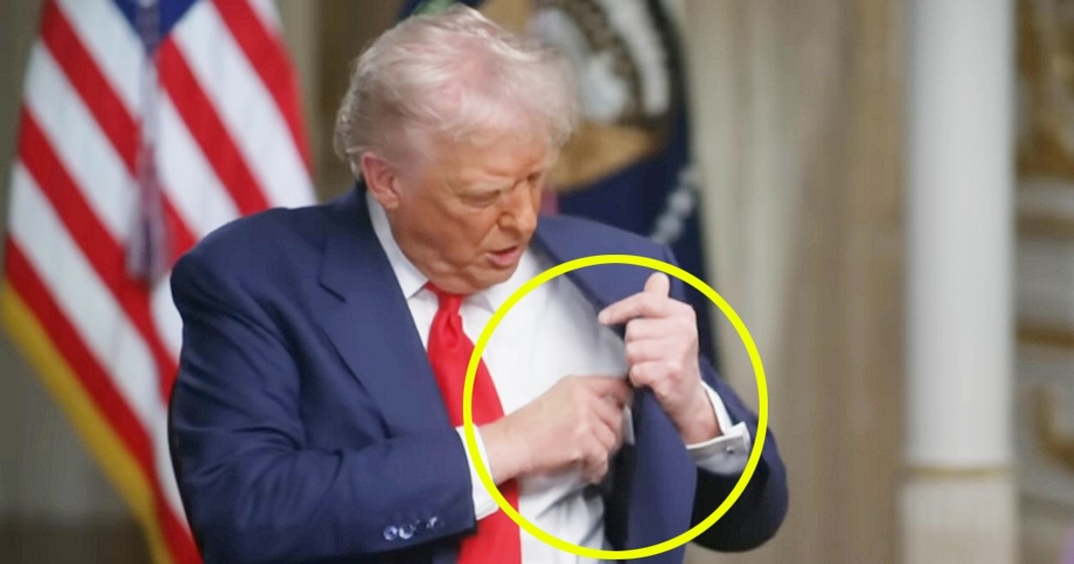 Zaskoczenie na antenie. Trump nagle wyjął to z marynarki