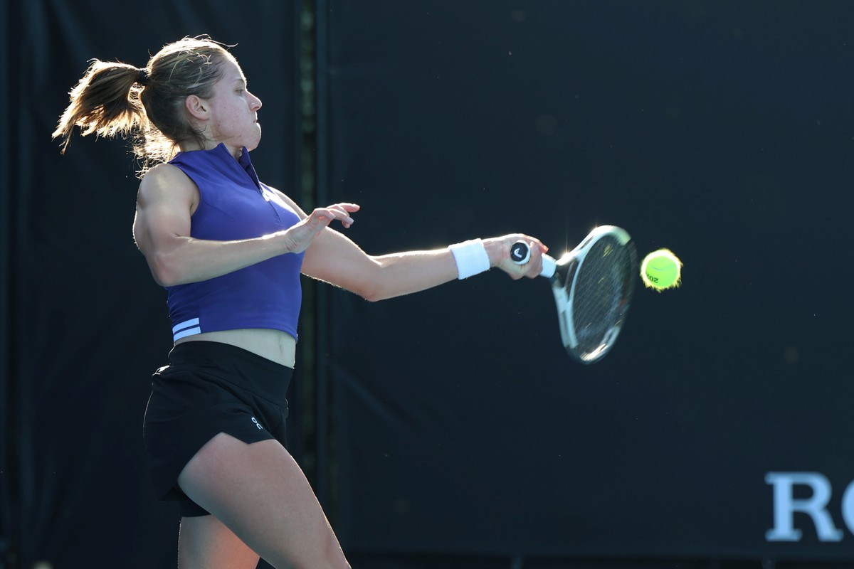 Maja Chwalińska w meczu z Czeszką Dominiką Salkovą podczas 1. rundy eliminacji wielkoszlemowego turnieju tenisowego Australian Open w Melbourne