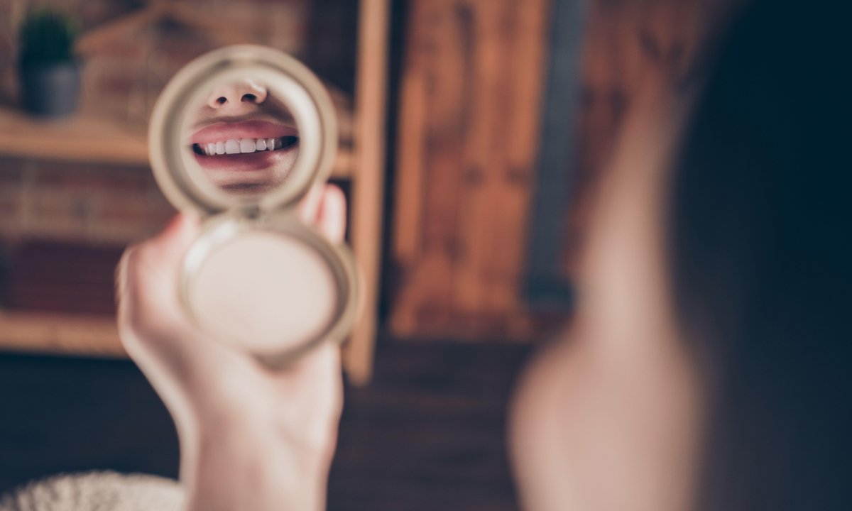 Usta jak po botoksie – bez igieł i bez pomadki. Nowy trend w makijażu