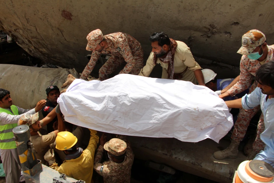 Sudar vozova u Pakistanu