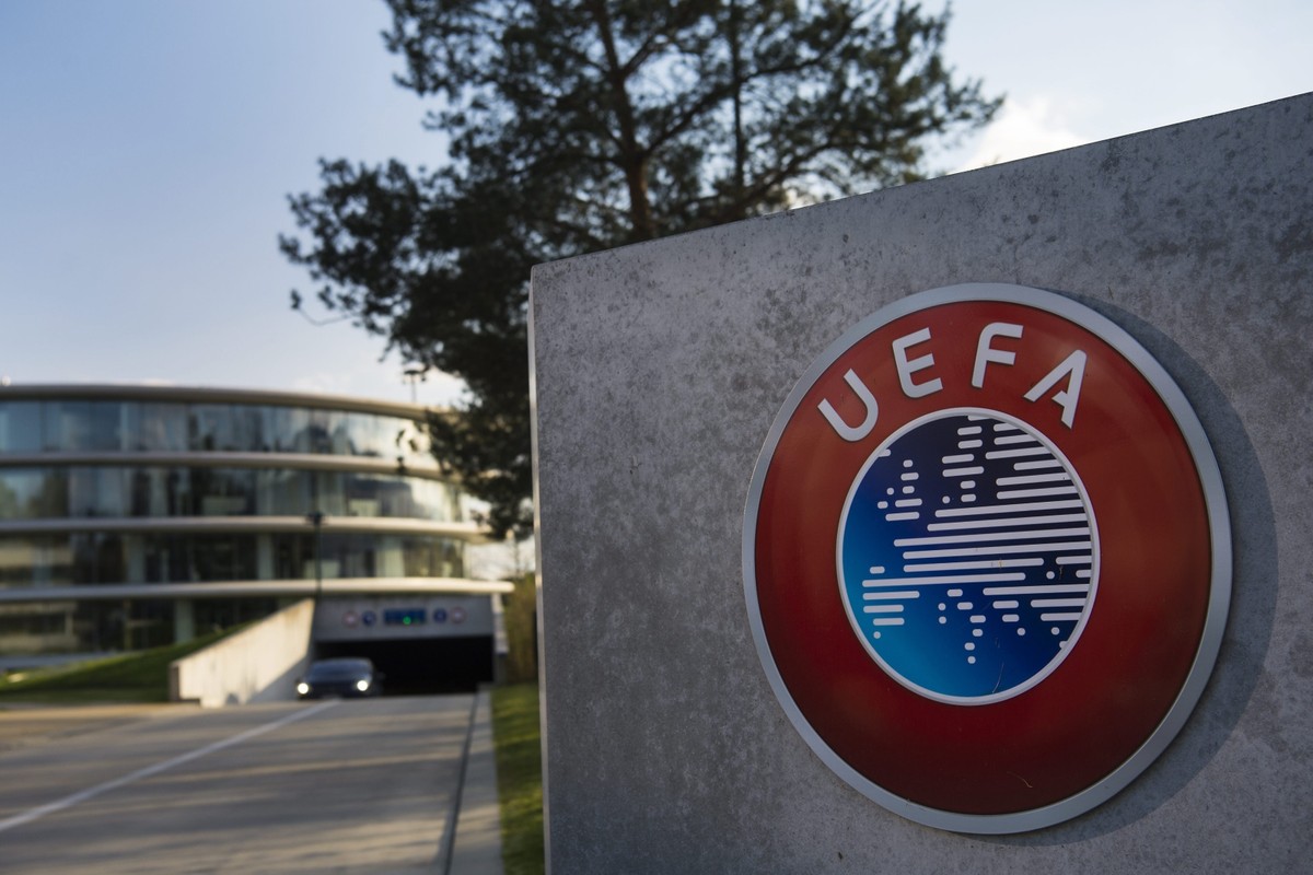 Kwity z Panamy także w futbolu. Policja weszła do siedziby UEFA w Nyonie