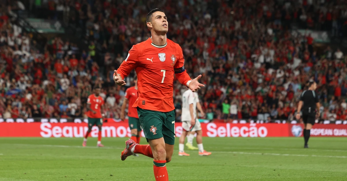 Cristiano Ronaldo najlepiej opłacanym piłkarzem świata. Który jest Robert Lewandowski?