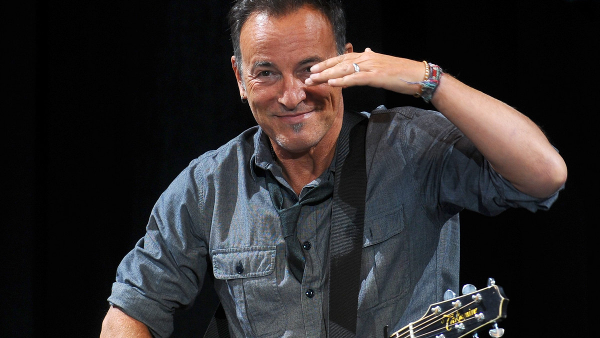 Słynny rockman Bruce Springsteen wystąpił w Palmie, w stanie Ohi,o na wiecu poparcia dla reelekcji prezydenta Baracka Obamy. Ohio to kluczowy "swing state", jeden ze stanów, w którym szanse Obamy i Mitta Romneya są wyrównane.