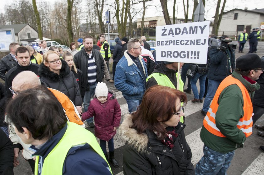 Kuźnia Nieborowska. Protest mieszkańców w sprawie DW 921