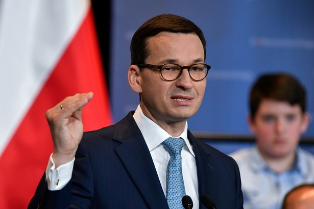 Premier Mateusz Morawiecki podczas spotkania z mieszkańcami w Kieleckim Centrum Kultury.