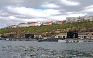 Atak na rosyjską flotę w Sewastopolu: Ukraińska marynarka niszczy okręt za 300 milionów dolarów