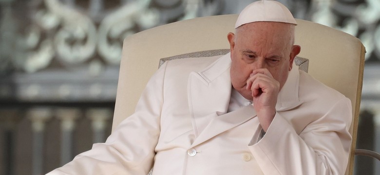 Papież już 25 dni w szpitalu. Jak długo potrwa leczenie? Nowe informacje z Watykanu
