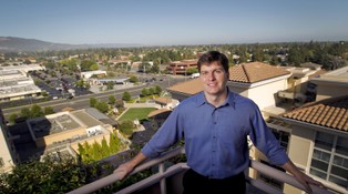 W co inwestuje człowiek, który przewidział kryzys finansowy? Strategia defensywna