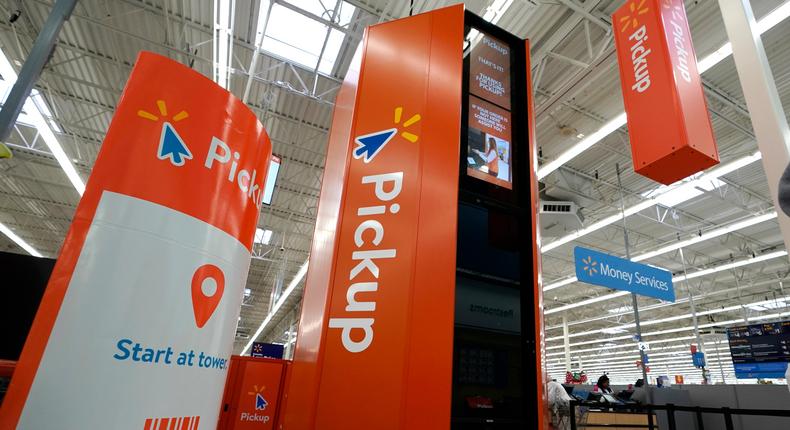 Walmart's online pickup tower is a major step forward for the retailer's online plans.