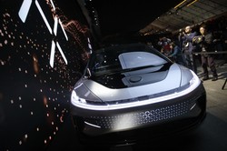 Faraday Future zaprezentował samochód elektryczny FF91 [ZDJĘCIA]