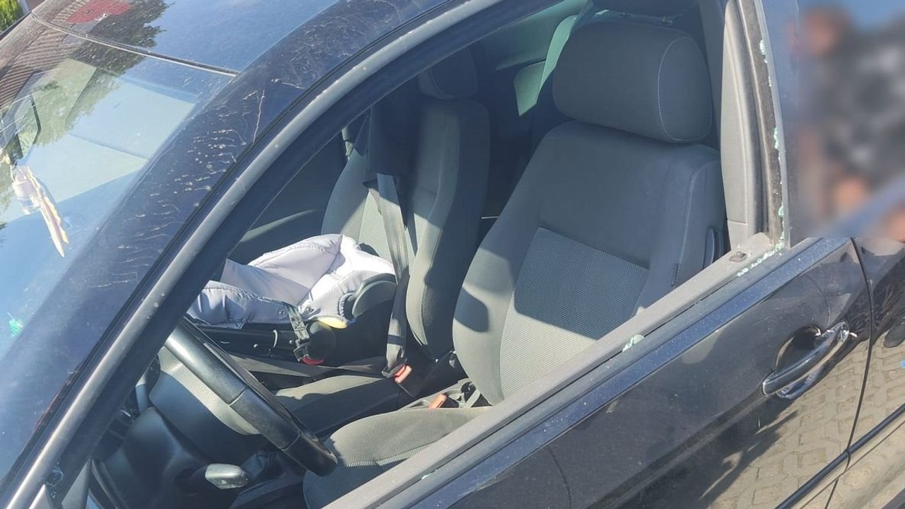 1,5-miesięczne dziecko zatrzaśnięte w aucie. Policja apeluje. "Ważna jest każda minuta"