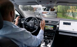 Samochody autonomiczne. Ekspert: Jak w wypadku Concorda, nagle samolot przestał istnieć