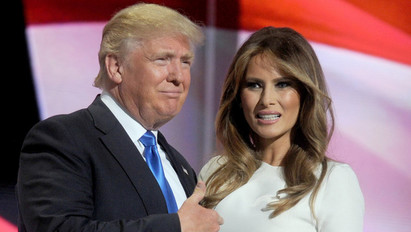 Kínos történet: Trump csúnyán megalázta a feleségét egy tévéműsorban