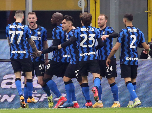 Piłkarze Interu pokonali Atalantę Bergamo EPA/MATTEO BAZZI Dostawca: PAP/EPA.
