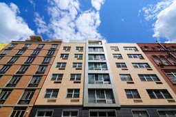 Przełom w pierwszym zasiedleniu. Fiskus woli dostać PCC niż VAT