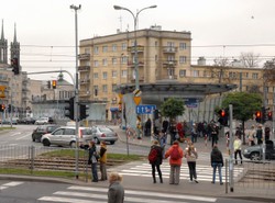 Sąd uwięził mężczyznę w mieszkaniu. Jak wyjdzie, zapłaci tysiąc złotych