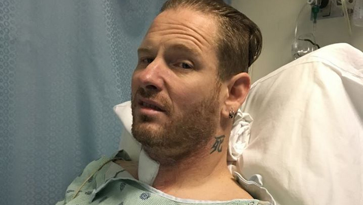 Corey Taylor, wokalista zespołu Slipknot, złamał sobie kark. Ze względu na operację kręgosłupa, którą ma już zo sobą, grupa jest zmuszona przełożyć koncerty, które miała zagrać wraz z Marilynem Mansonem.