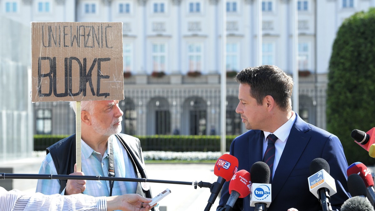 Rafał Trzaskowski podczas konferencji prasowej