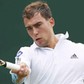 Jerzy Janowicz w białym stroju Wimbledon 2013