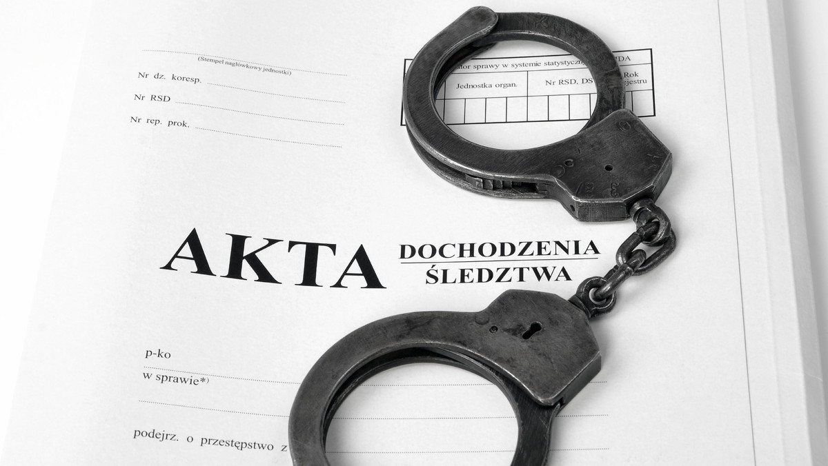 Zgierska prokuratura skierowała dziś do sądu wnioski o areszt dla 30-letniej kobiety oraz 61-letniego mężczyzny podejrzanych o zabójstwo noworodka. Kobieta była matką zabitego dziecka. Obojgu grozi kara dożywotniego więzienia.