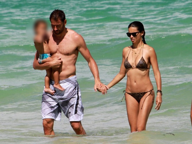 Marko Jarić i Adrijana Lima sa ćerkom