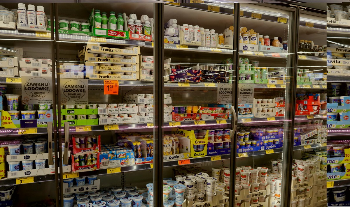 Cracow,,Poland,-,September,2021:,Refrigerator,Cabinets,In,A,Supermarket