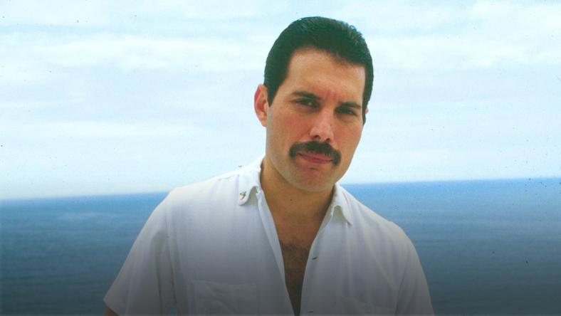 Freddie Mercury w 1985 roku w Rio de Janeiro