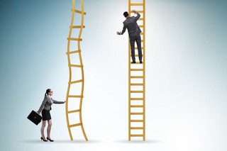 Firmy zobowiązane do sporządzania raportów ESG już muszą określić lukę płacową. Tego wymagają unijne przepisy