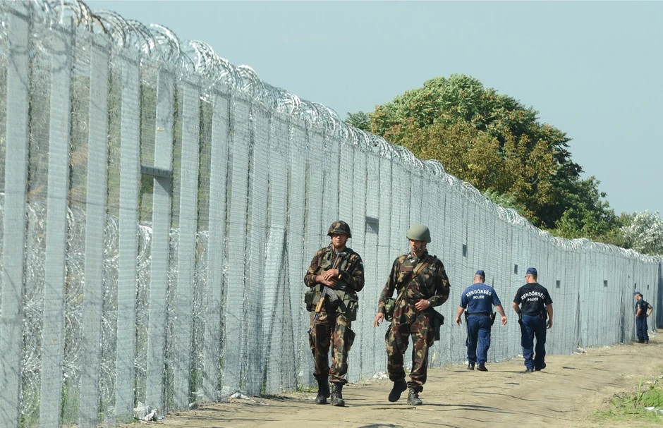 Žicom protiv migranata